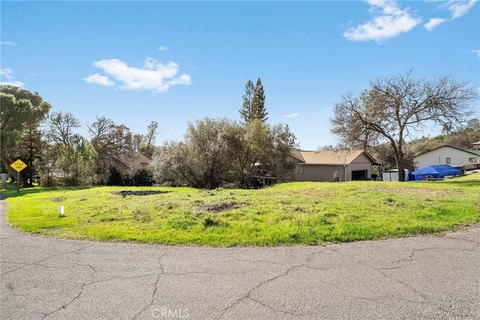 Residential Lot in Oroville Neighborhood