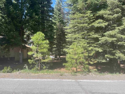Lake Almanor West Golf Lot