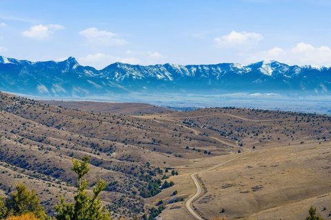 Land, Manhattan, MT
