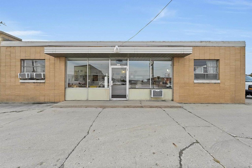 818 South Broadway, Green Bay, WI 54304