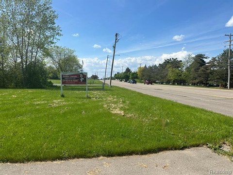 Commercial Land in Grand Blanc