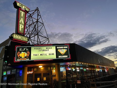 Corner Boardwalk Tap House For Sale