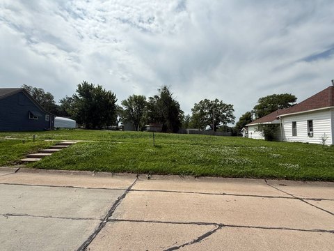 LAND - Sutton, NE