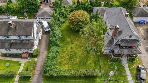 Land, White Plains, NY