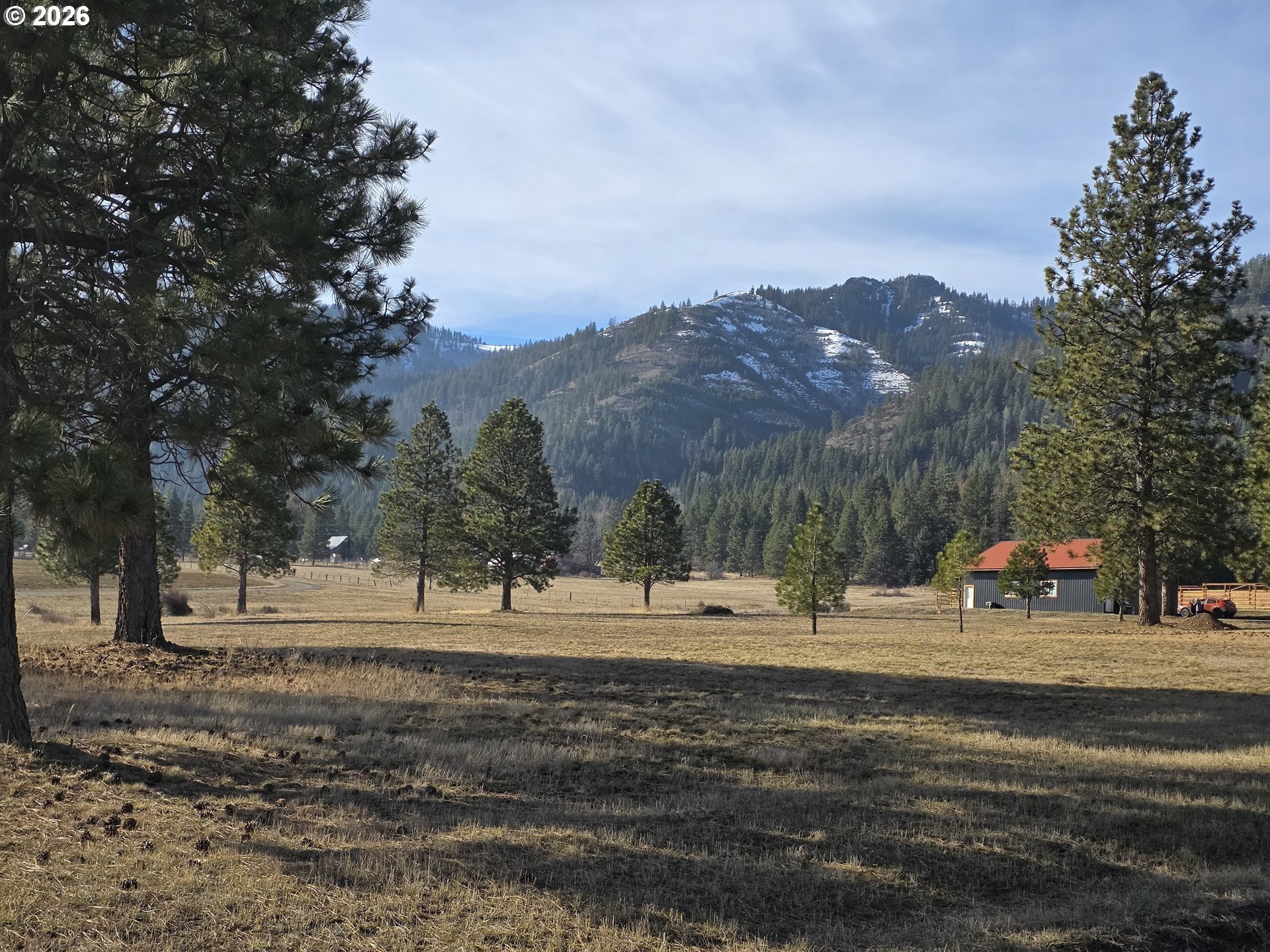Oregon Land with Mountain Views