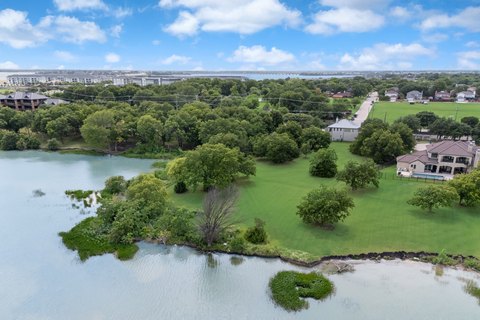 Lakefront Buildable Land