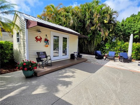 Tropical Retreat Motorcoach Lot