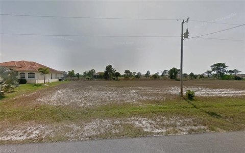 Residential Lot in Cape Coral