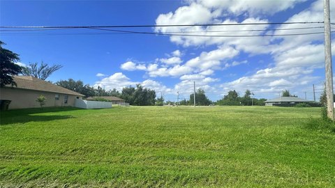 Commercial Land in Cape Coral