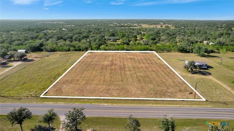 Unrestricted Land Near Victoria, TX