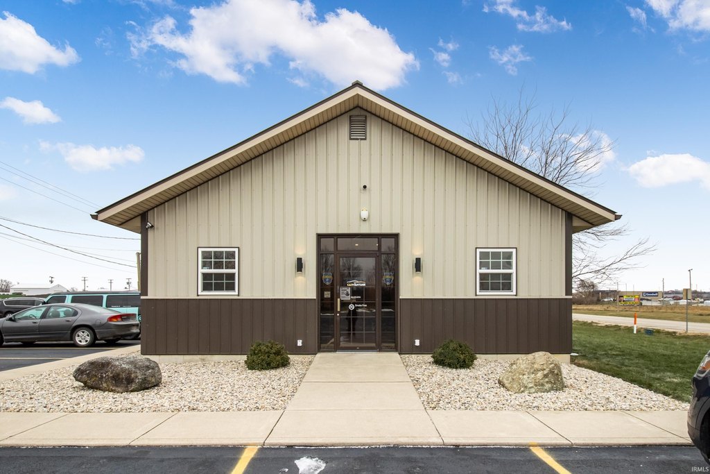 395 Symmes Ctr Dr, Winchester, IN 47394-9463