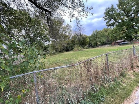 LAND - Kansas City, MO
