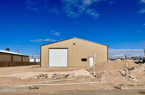 Flex Office/Warehouse with Insulated Warehouse