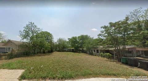 LAND - San Antonio, TX