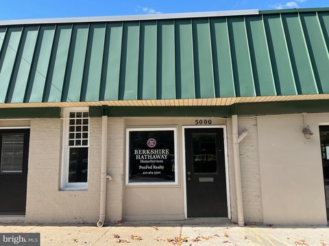 Private Office Space with Amenities