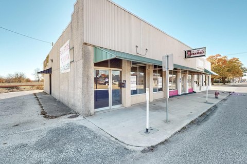 Multi-Unit Retail and Office Building