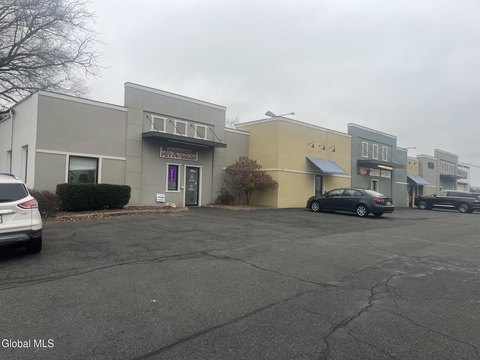 Retail Space with Convenient Parking