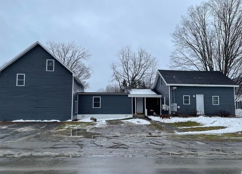 Renovated Multifamily Home in Hartland