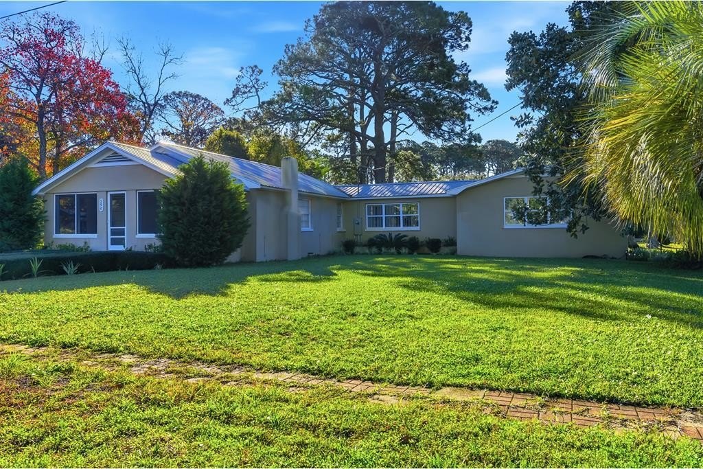 Versatile Mixed-Use Property on Hwy 98