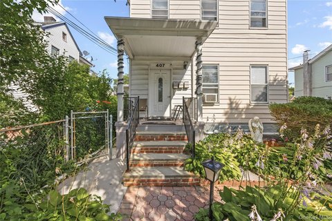 Spacious Multi-Family Investment Opportunity