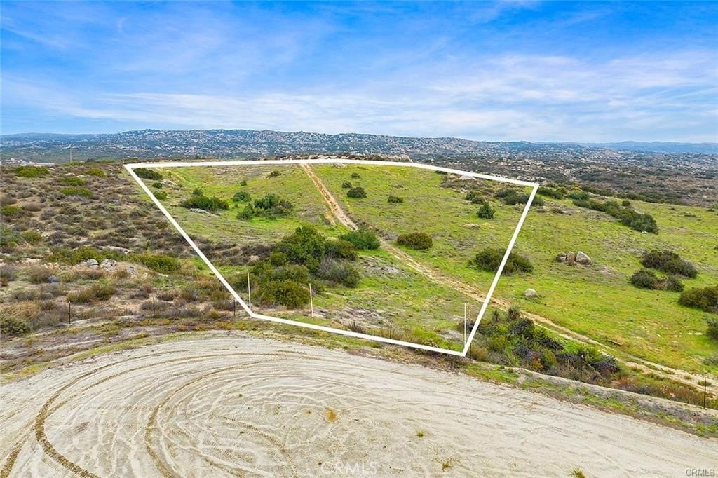 Land with Million-Dollar Views