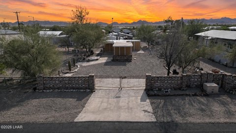 Quartzsite RV Lot with Garage