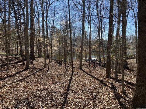 LAND - Williamsburg, VA