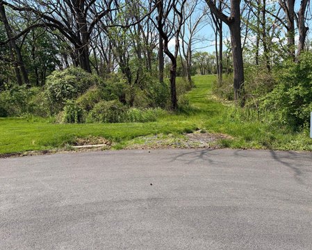 Residential Cul-de-Sac Building Lot