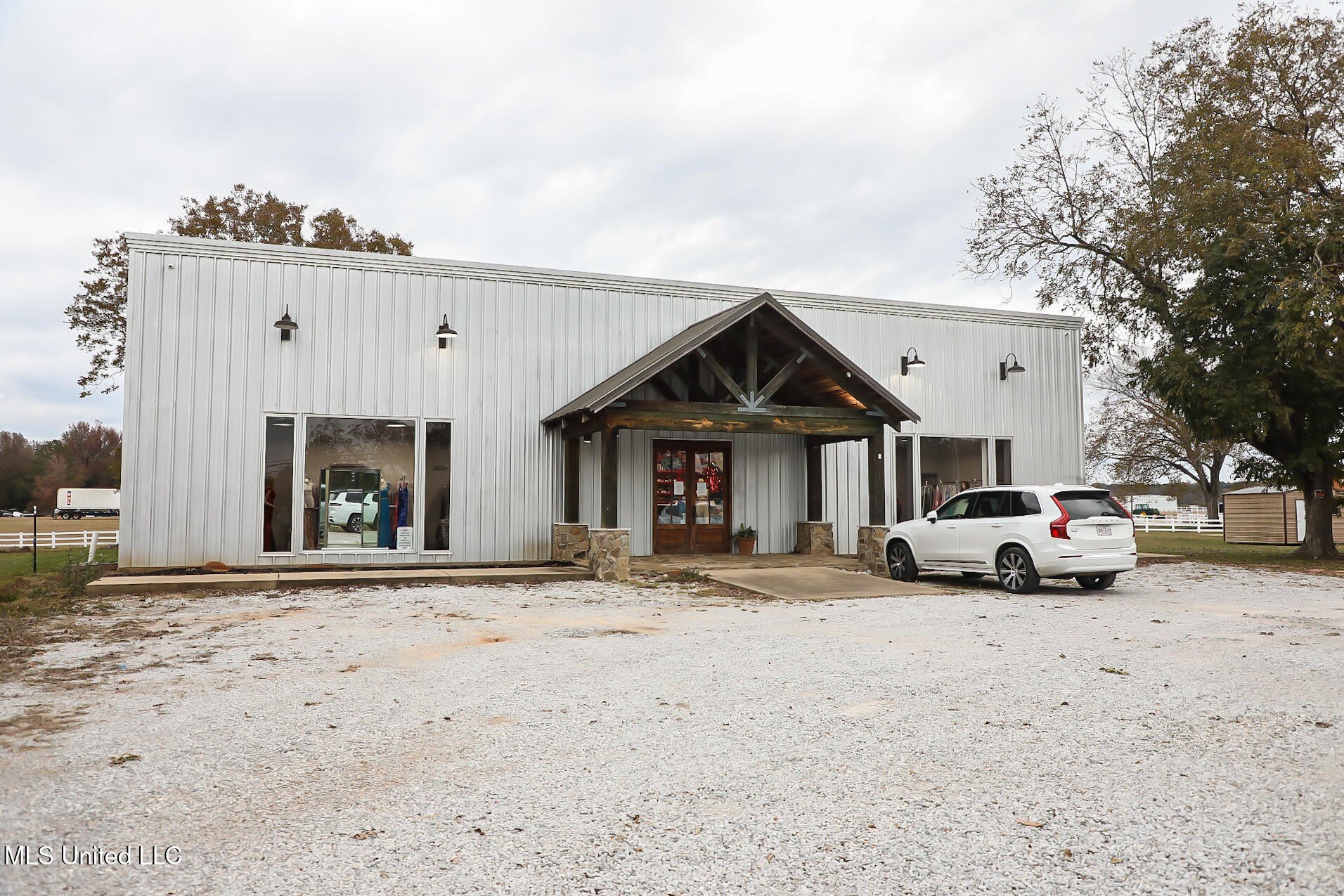 Philadelphia Commercial Building For Sale