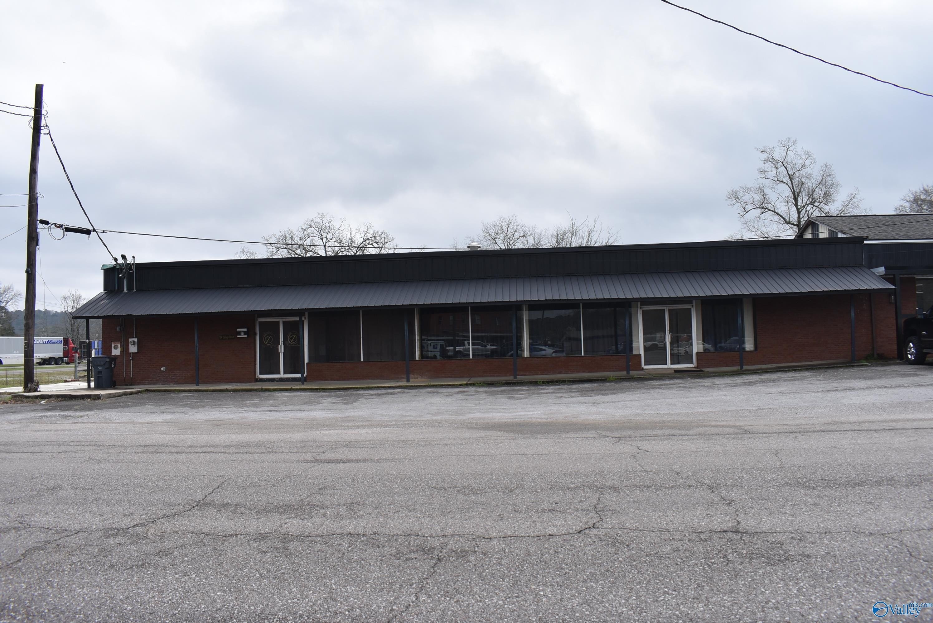 Glencoe Commercial Building For Sale