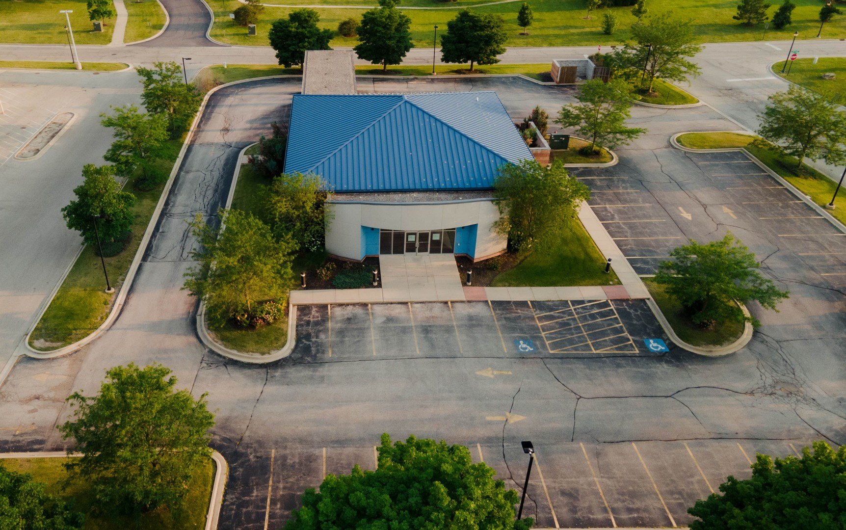 Round Lake Commercial Property For Rent