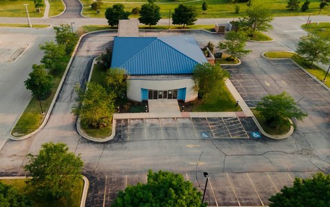 Round Lake Commercial Property For Rent