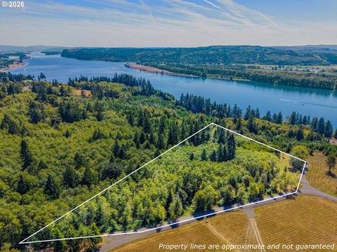 Land, Longview, WA