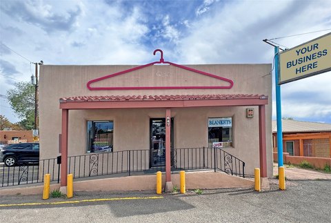 Freestanding Commercial Building on Cerrillos