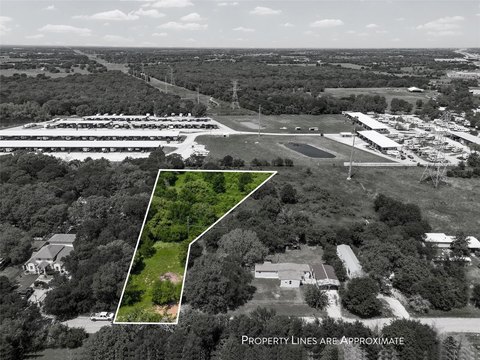 1+ Acre Lot in Elm Mott