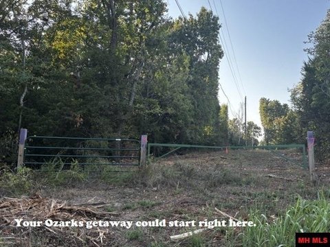 LAND, Oakland, AR