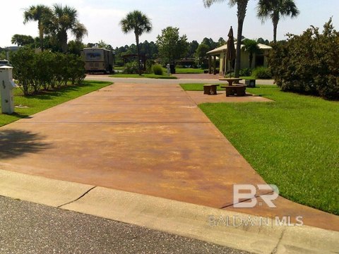 RV Resort Pull-Through Lot