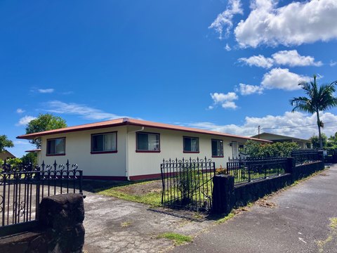 Large Hilo Family Home
