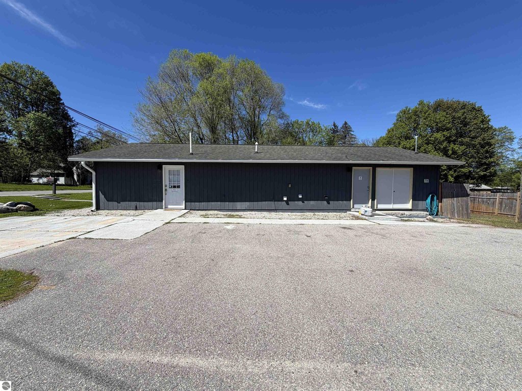 2134 Main St, Central Lake, MI 49622-9262