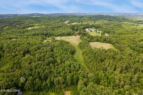 Unrestricted Rolling Acreage Tract