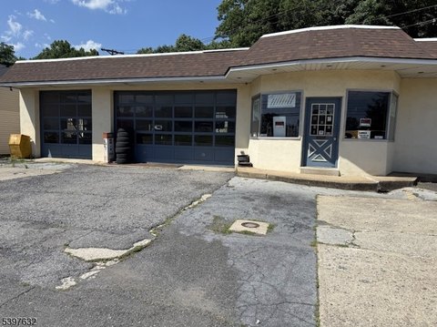 Functional Garage on South Main