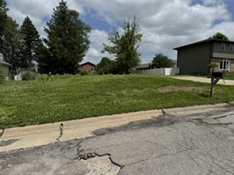Land, Marshalltown, IA