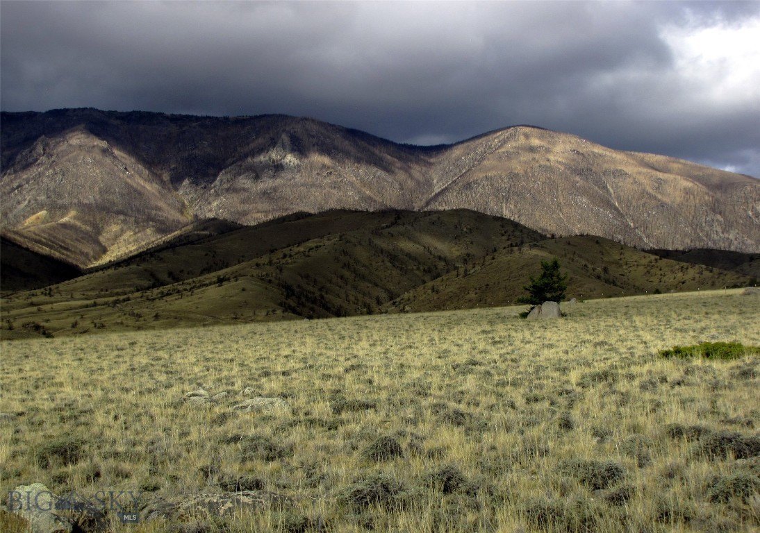 Secluded Land with Mountain Views