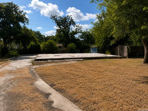LAND - Kirby, TX