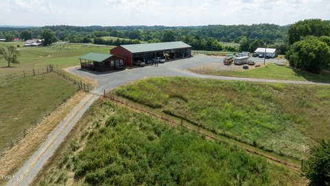 Premier Cattle Farm with Multiple Homes