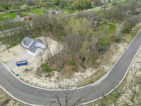 Residential Land in Cedar Lake
