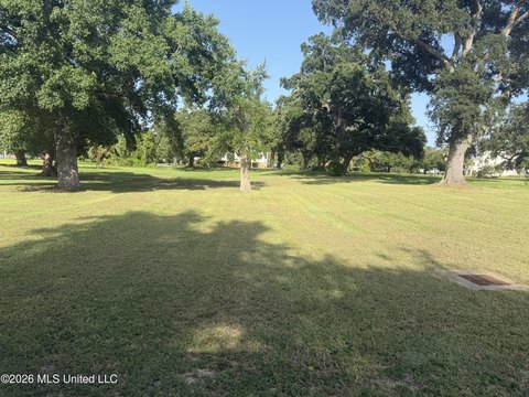 LAND - Gulfport, MS