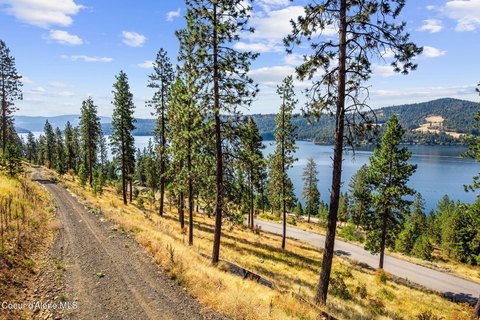 Land with Breathtaking Lake Views