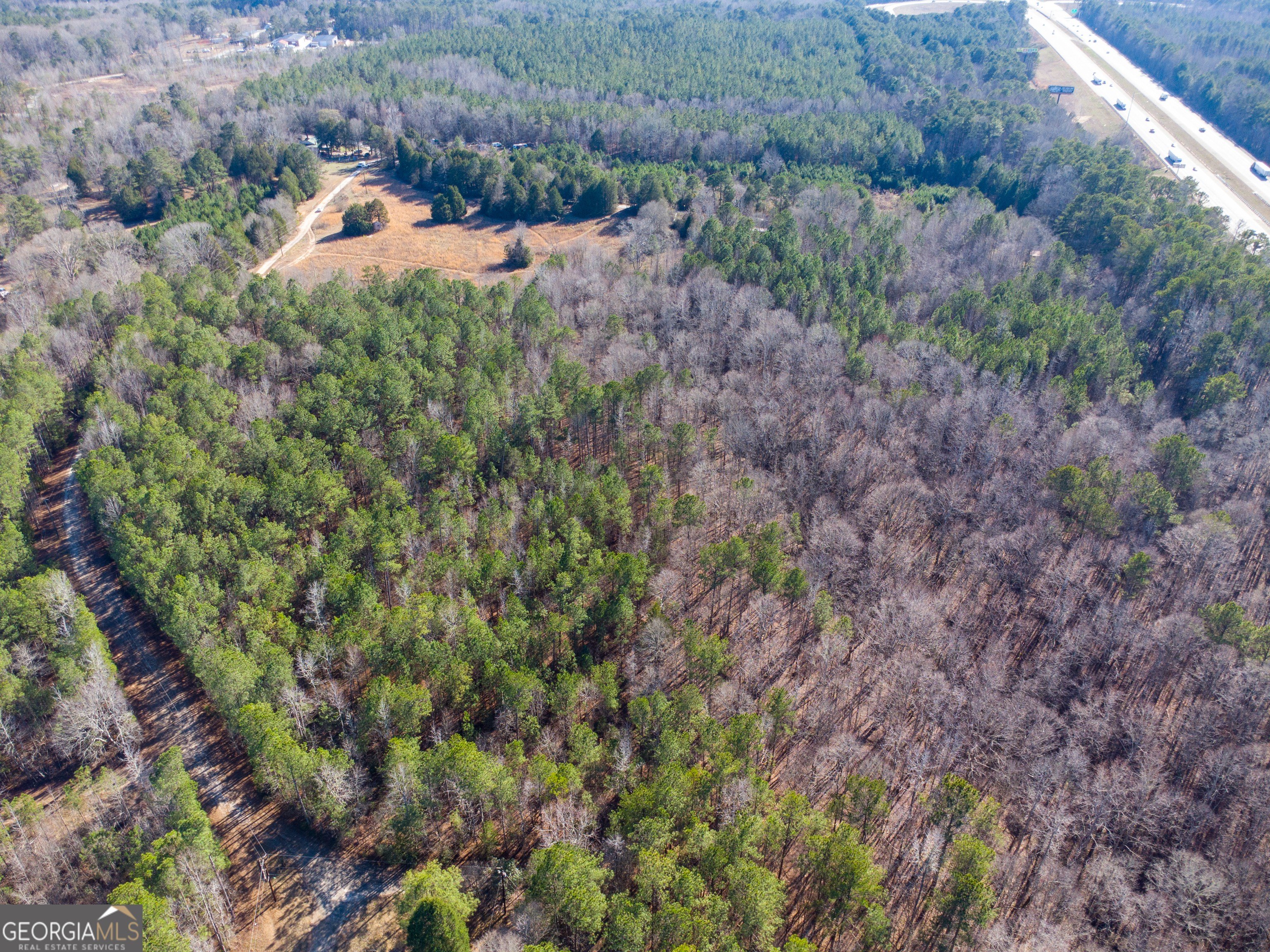 Expansive Land in Moreland, GA