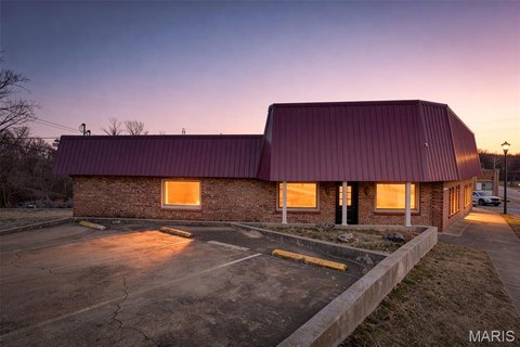 Commercial Building with High Visibility